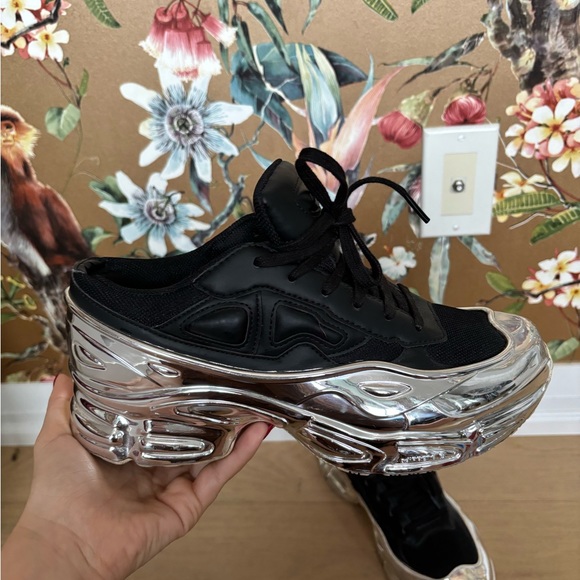 Raf Simmons ADIDAS Ozweego Core Black Silver Metallic - Picture 5 of 6